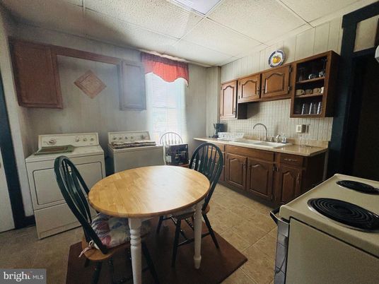 Dining room, Interior, Washer