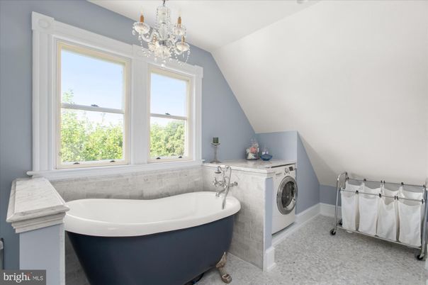 Bathroom, Chandelier, Free Standing Baths, Interior