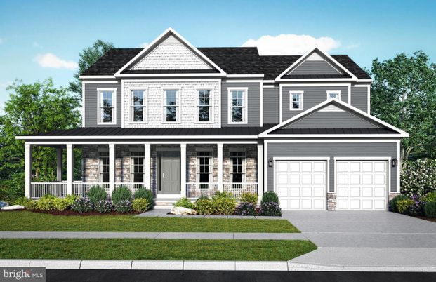 Attached, Exterior, Facade, Farmhouse