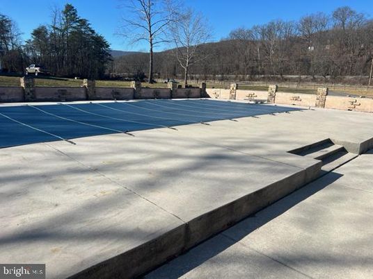 Exterior, Tennis Courts