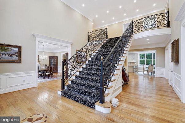 Chandelier, Dining room, Interior, Recessed Lighting, Wood Texture Flooring