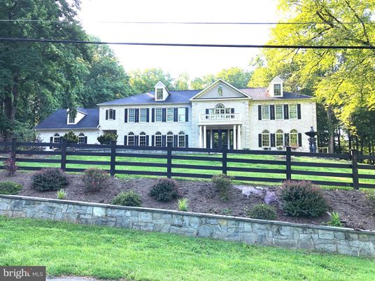 Backyard, Exterior, Facade, French Provincial