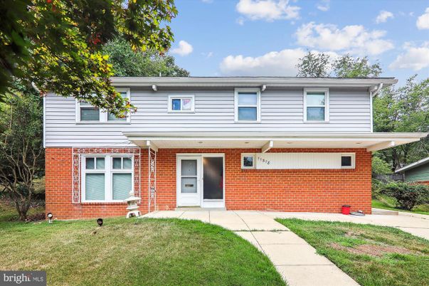 Exterior, Facade, Brick Facade, Split Level