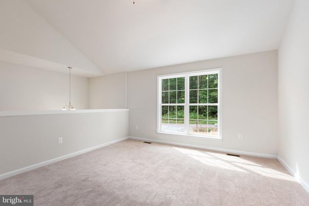 Empty room, Interior, Pendant Lights