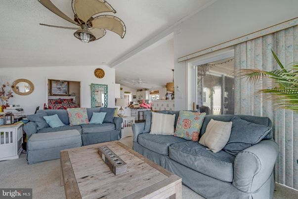 Dining room, Interior, Living room, Pendant Lights