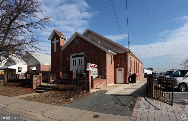 Exterior, Facade, Brick Facade, None