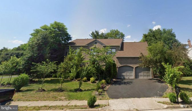 Attached, Exterior, Facade, Brick Facade, French Provincial