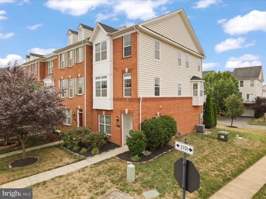 Exterior, Facade, Brick Facade, Rowhouse