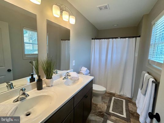 Bathroom, Dual Sink Vanities, Interior
