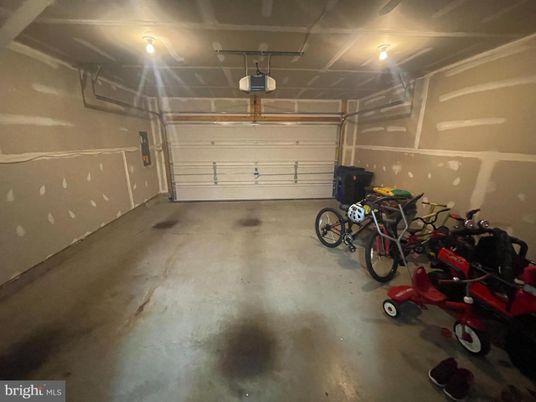 Garage, Interior
