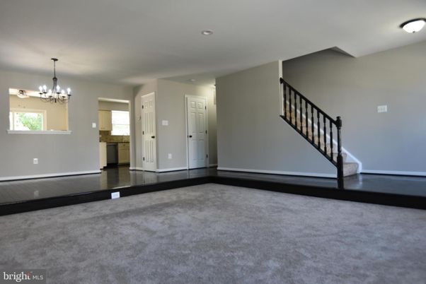 Chandelier, Empty room, Interior, Recessed Lighting