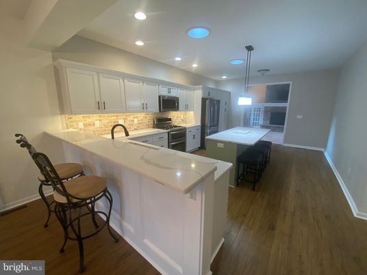 Interior, Kitchen, Pendant Lights, Recessed Lighting, Wood Texture Flooring