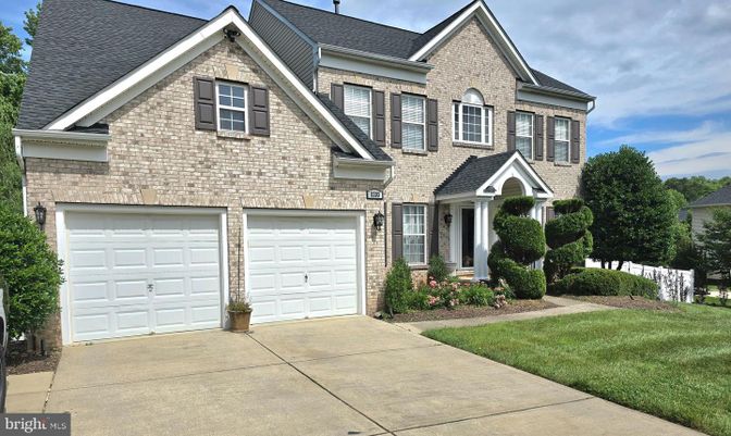 Attached, Exterior, Facade, Brick Facade, Brick Traditional