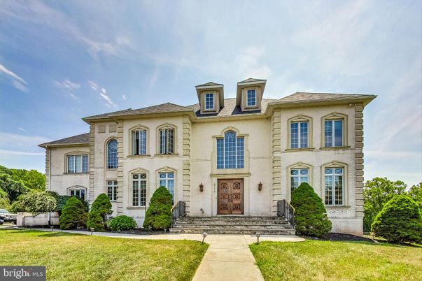 Exterior, Facade, French Provincial