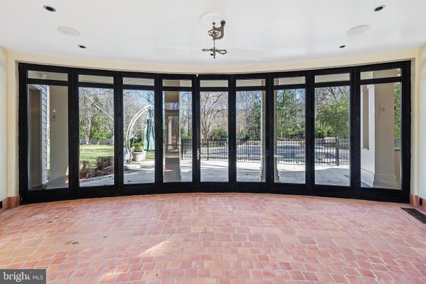Empty room, Interior, Recessed Lighting, Sun Room