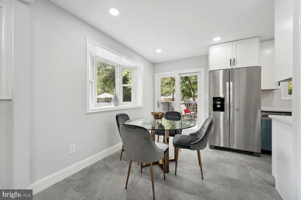 Dining room, Interior, Kitchen, Recessed Lighting, Stainless Steel Appliances