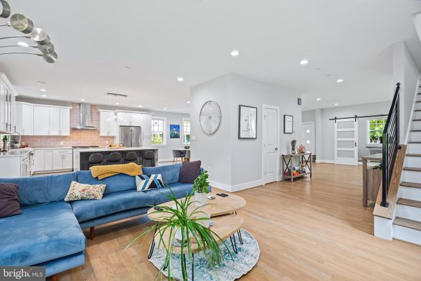Interior, Kitchen, Living room, Pendant Lights, Recessed Lighting, Wood Texture Flooring