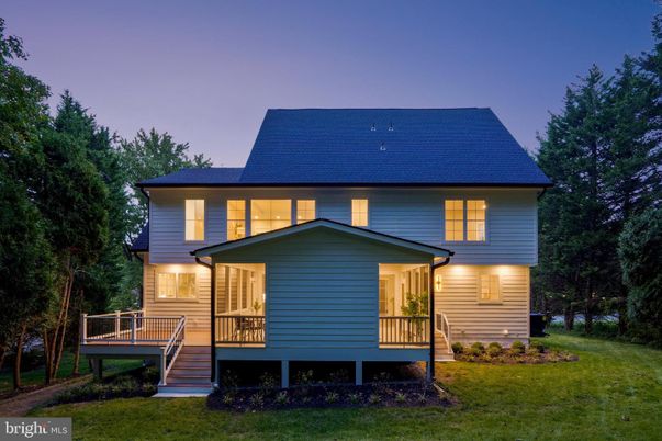 Backyard, Exterior, Facade, Queen Anne Victorian