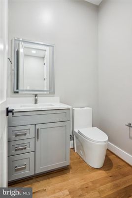 Bathroom, Interior, Recessed Lighting, Wood Texture Flooring