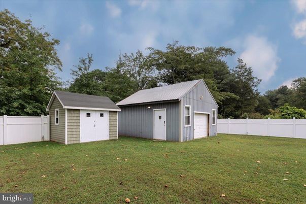 Backyard, Detached Garage, Exterior