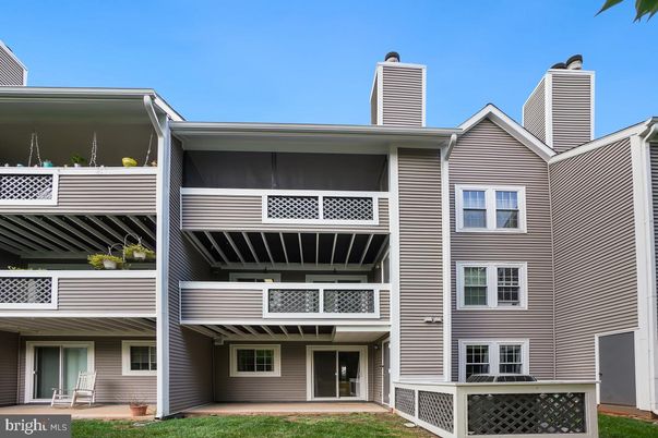 Exterior, Facade, Rowhouse