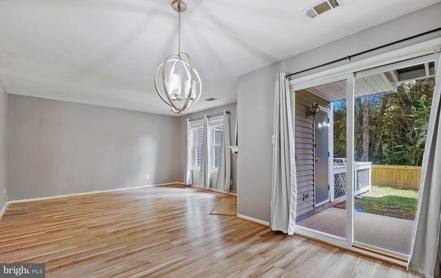 Empty room, Interior, Pendant Lights, Wood Texture Flooring