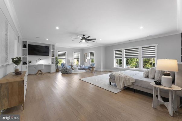 Bedroom, Interior, Living room, Recessed Lighting, Wood Texture Flooring
