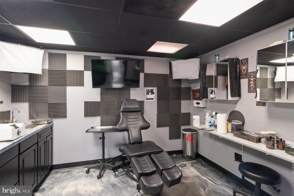 Home Office, Interior