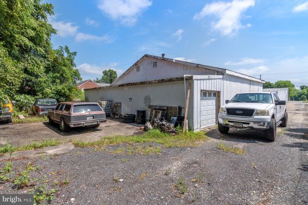 Detached Garage, Exterior