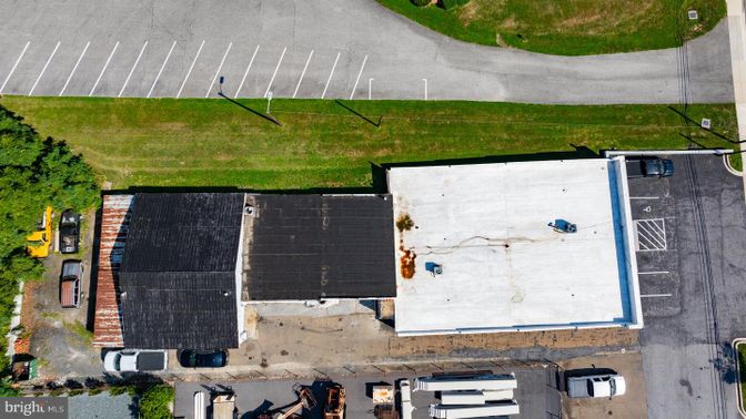 Exterior, Drone