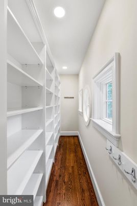 Interior, Recessed Lighting, Walk-in Closets, Wood Texture Flooring