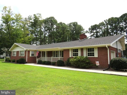 Attached, Exterior, Facade, Brick Facade, Ranch