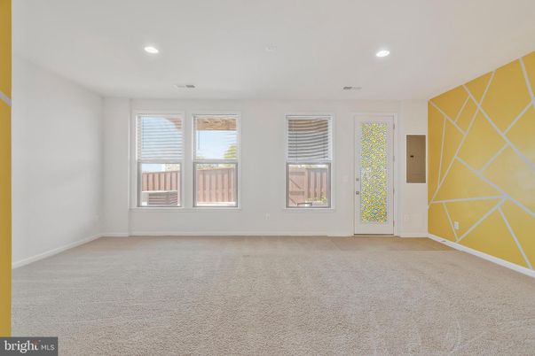 Empty room, Interior, Recessed Lighting