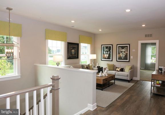 Interior, Living room, Pendant Lights, Recessed Lighting, Wood Texture Flooring