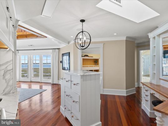Chandelier, Interior, Kitchen, Marble Walls, Recessed Lighting, Wood Texture Flooring