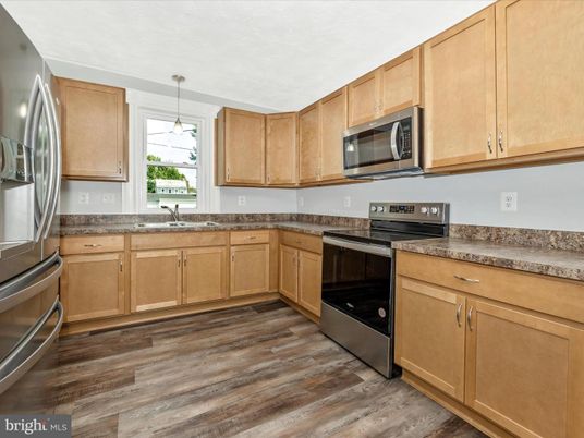 Interior, Kitchen, Pendant Lights, Wood Texture Flooring