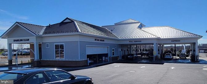 Exterior, Facade, None
