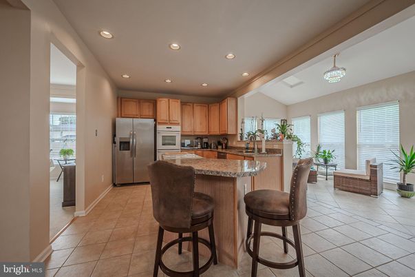 Chandelier, Interior, Kitchen, Recessed Lighting, Stainless Steel Appliances