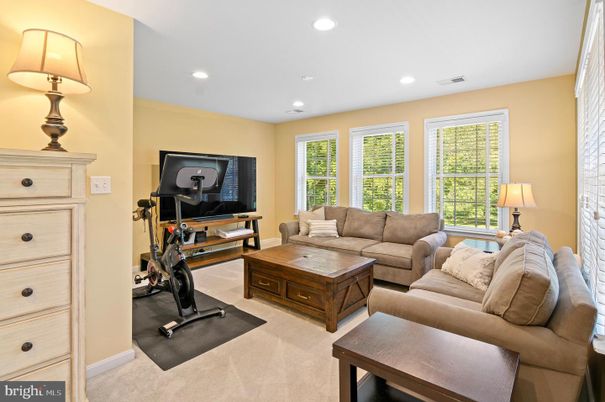 Fitness Equipment, Interior, Living room, Recessed Lighting