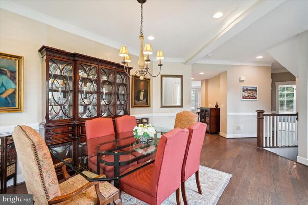 Chandelier, Dining room, Interior, Recessed Lighting, Wood Texture Flooring