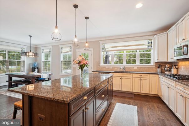 Dining room, Interior, Kitchen, Pendant Lights, Recessed Lighting, Wood Texture Flooring