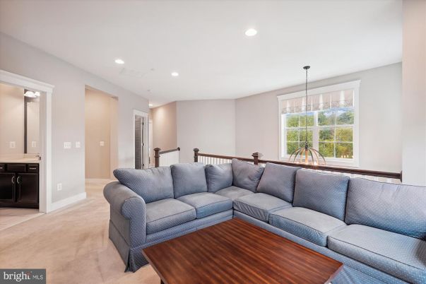 Interior, Living room, Pendant Lights, Recessed Lighting