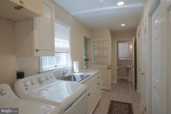 Interior, Recessed Lighting, Washer