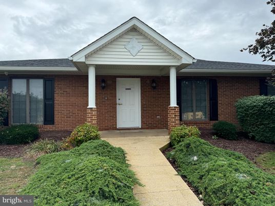 Exterior, Facade, Brick Facade, American Craftsman