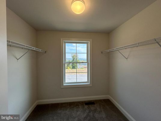 Empty room, Interior, Walk-in Closets
