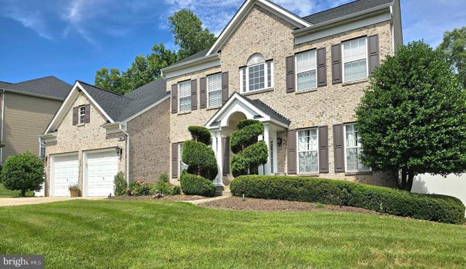 Attached, Exterior, Facade, Brick Facade, Brick Traditional