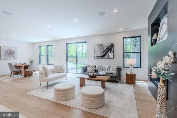Dining room, Interior, Living room, Recessed Lighting, Wood Texture Flooring