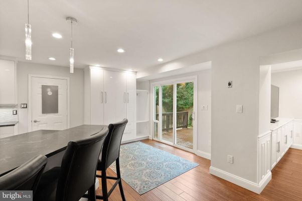 Interior, Pendant Lights, Recessed Lighting, Wood Texture Flooring