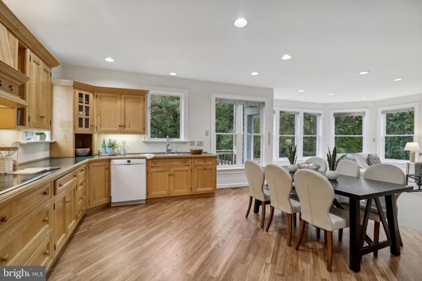 Dining room, Interior, Kitchen, Recessed Lighting, Wood Texture Flooring