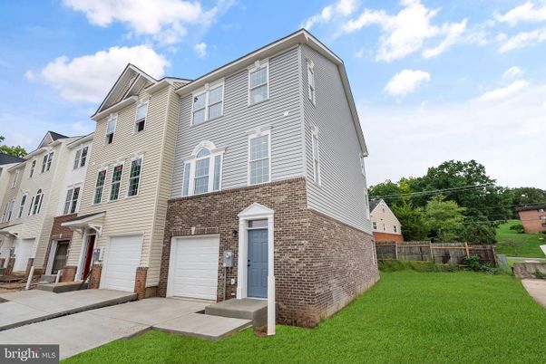 Attached, Exterior, Facade, Brick Facade, Rowhouse